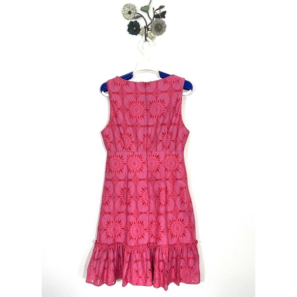 TRINA TURK Carpinteria Medallion Floral Lace Ruffle Hem Dress Size 8 Pink V Neck - Picture 6 of 9